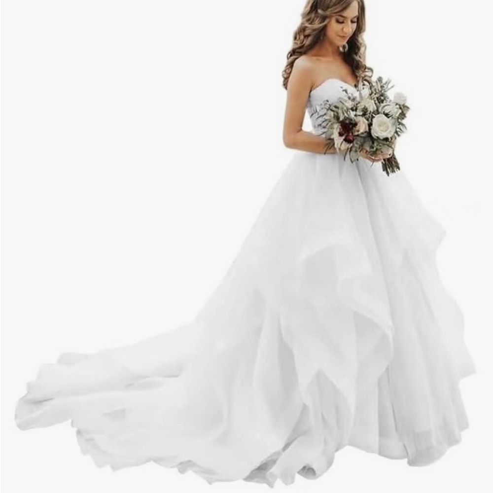 Elegant White Strapless Wedding Dress